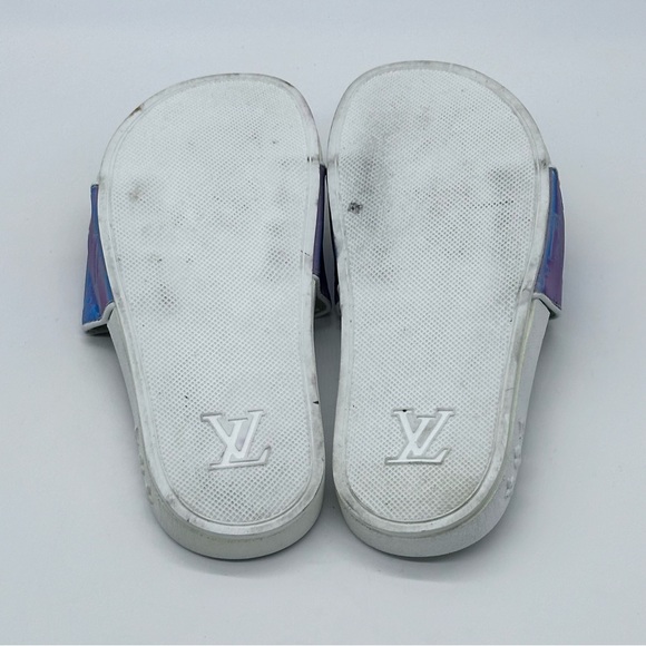 Louis Vuitton Iridescent Prism Monogram Slides. Size 12 - Picture 9 of 9